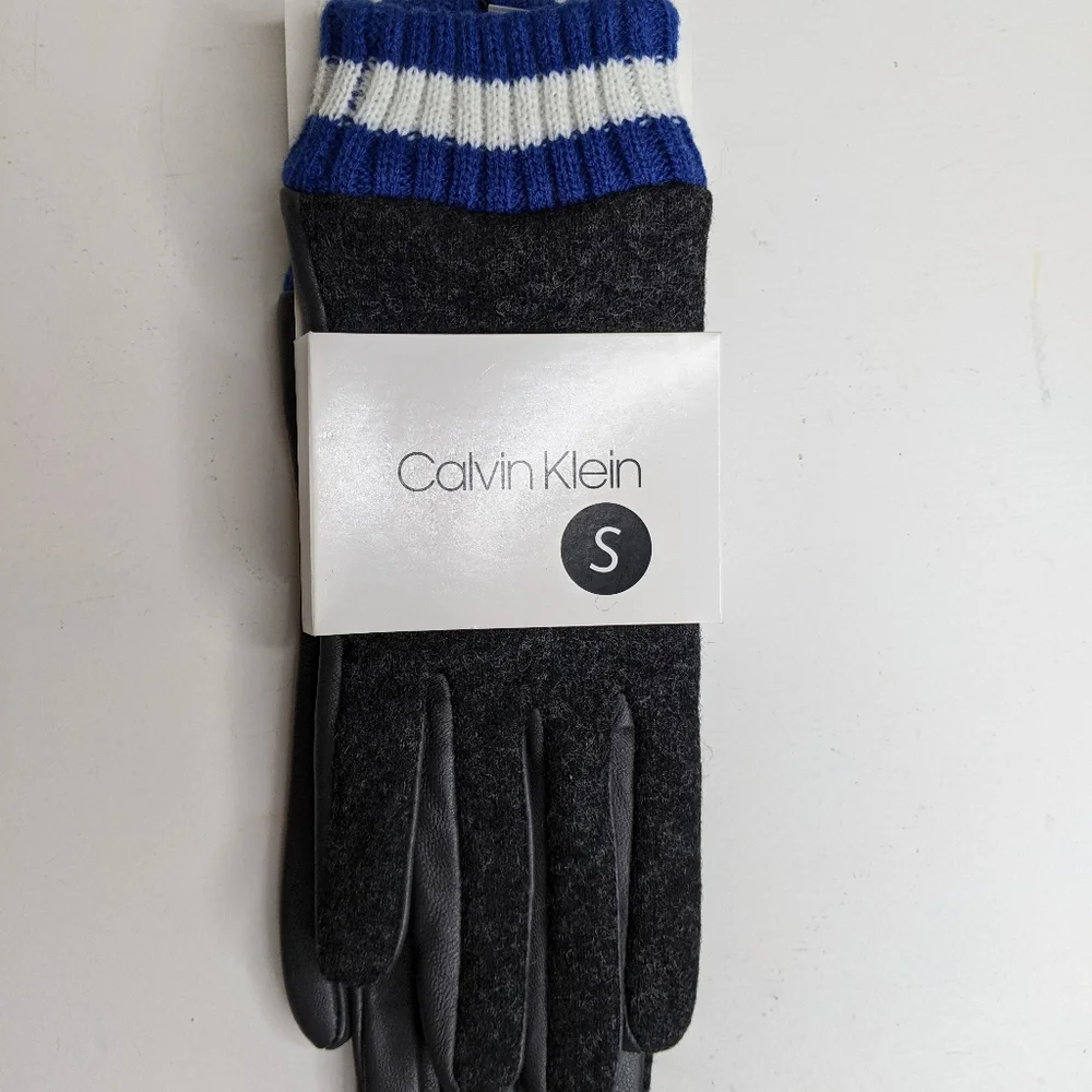 Calvin Klein gloves NWT size small (m)